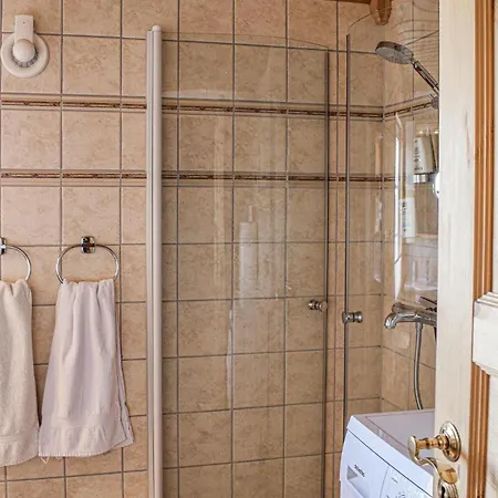 3 Bedroom Lovely In